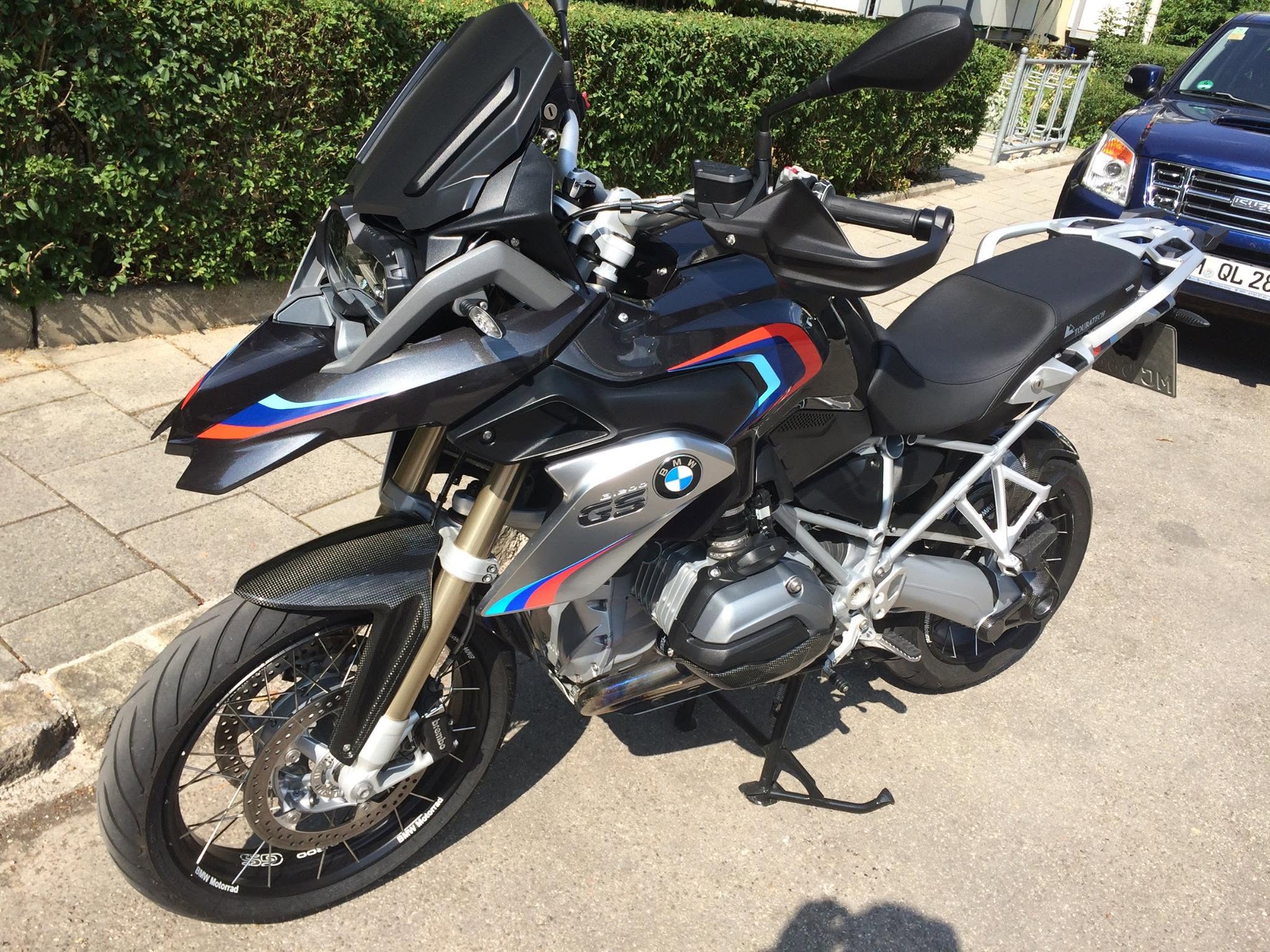 Franks BMW-Motorrad auf dem Seitenständer