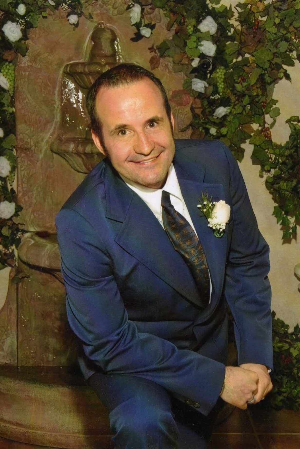 Frank im Hochzeitsanzug